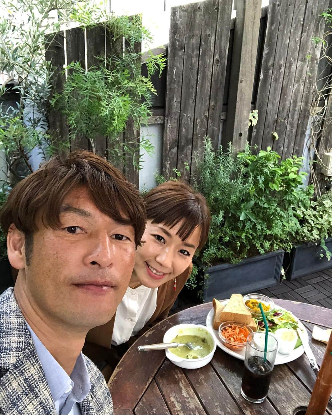 巻誠一郎さんのインスタグラム写真 - (巻誠一郎Instagram)「最近バタバタと忙しくしてる中。  先日、久々に2人で素敵なお店でランチを！！  ランチ美味しかった☆」11月2日 18時46分 - makiseiichiro9