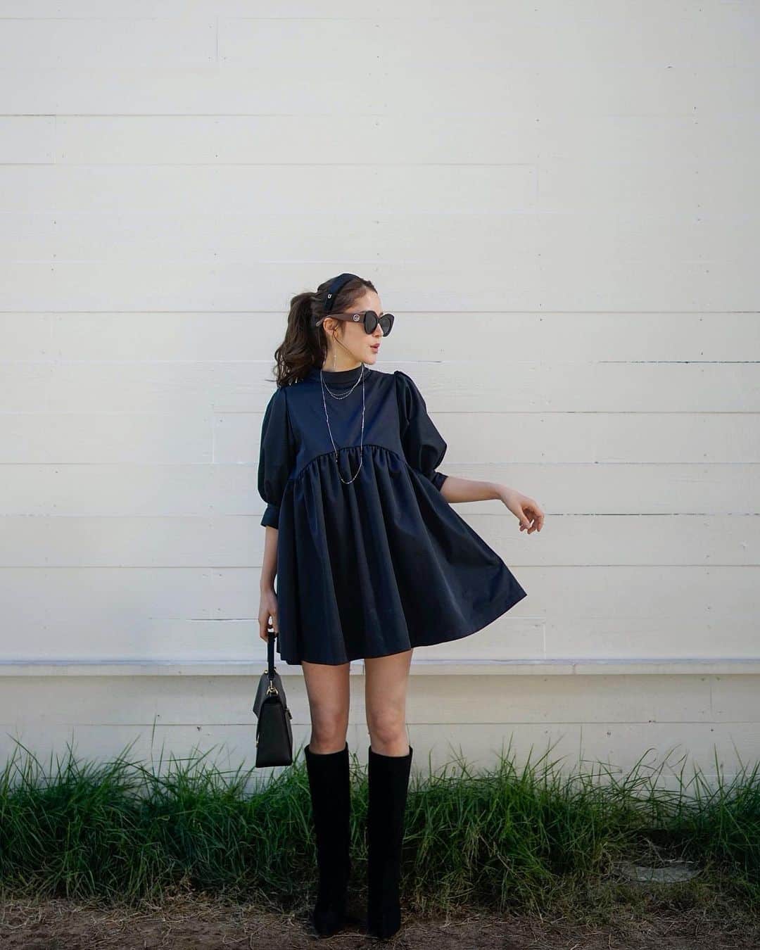 fukishaljのインスタグラム：「My favorite Black style :)  シンプルなジュエリーはいろんなお洋服に合わせやすくて重ね付けするのが好き💘きょうは新しいジュエリーブランドプラチナ・ウーマンのプラチナを合わせて😉  #GINZATANAKA#pr#ootdshare #parisiennestyle  #プラチナウーマン#ギンザタナカ」
