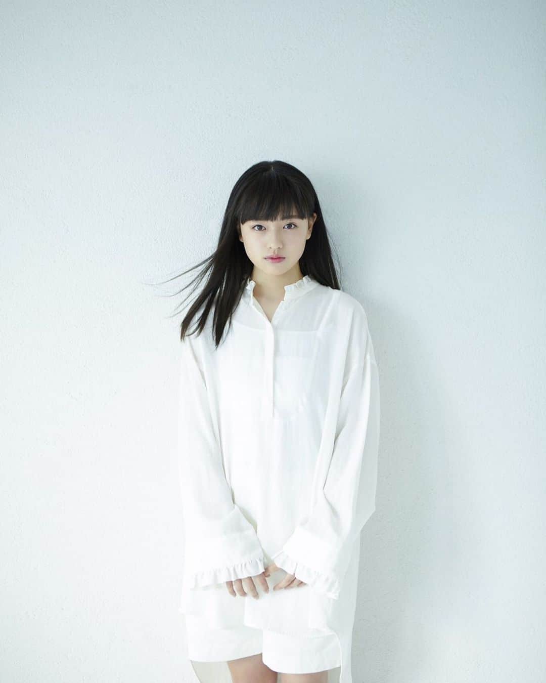 上坂樹里のインスタグラム：「よろしくお願いします。  #上坂樹里 #宣材写真 #photo  #restart  @takataka1960  @kobatoshino」
