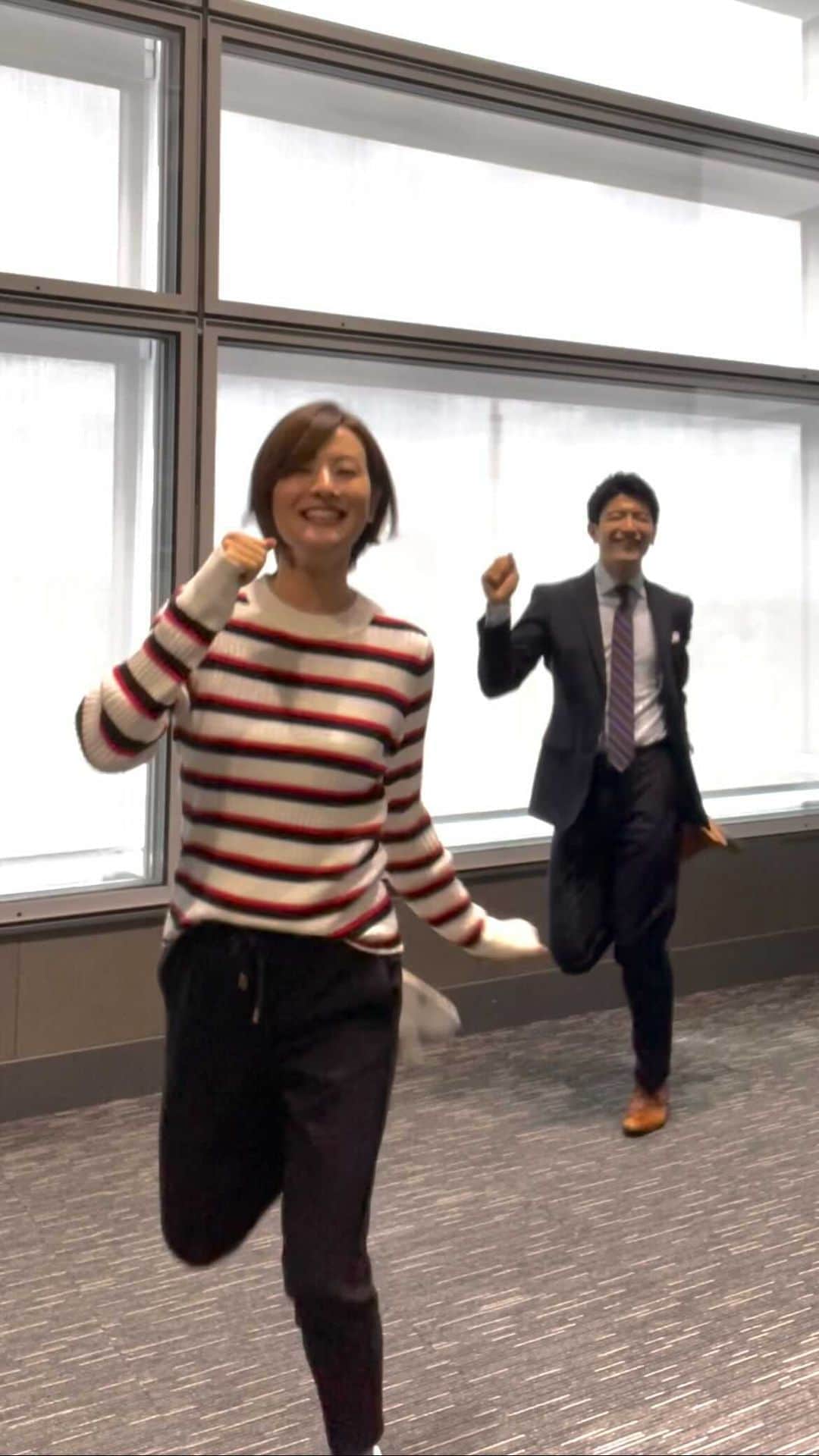 篠原光のインスタグラム：「. 今日から日テレ系カラダWEEK！ インドアなりに体を動かしています！  この後ちゃんと公式音源を頂きました。(めでたい) 公式音源ver.徳島さんのインスタで→ @tokushima_erika   . #必死 #日向坂46 #キュン #キュンエク #日テレ  #カラダWEEK @karada_week  #徳島えりか @tokushima_erika   #自称 #日テレダンス部 #NitteleDanceClub #NDC #たった30秒なのに #ぜーはーいいながら撮りました #これは踊ったに入るのか？ #うーーん #リベンジが必要かもしれない  #デビュー曲にして #合いの手が楽しい曲No.1 #だと思っている #次いでキツネ🦊」
