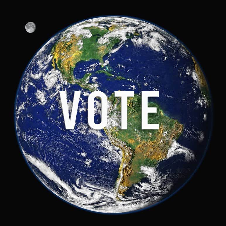 スティーブ・マカリーさんのインスタグラム写真 - (スティーブ・マカリーInstagram)「Tomorrow is election day, while millions of Americans have already cast their ballot, I'm asking you to join this historic movement and vote tomorrow. Raise your voice, vote for leaders who will strive to create a just and sustainable future for us all, and help share history!  #vote2020」11月3日 0時34分 - stevemccurryofficial