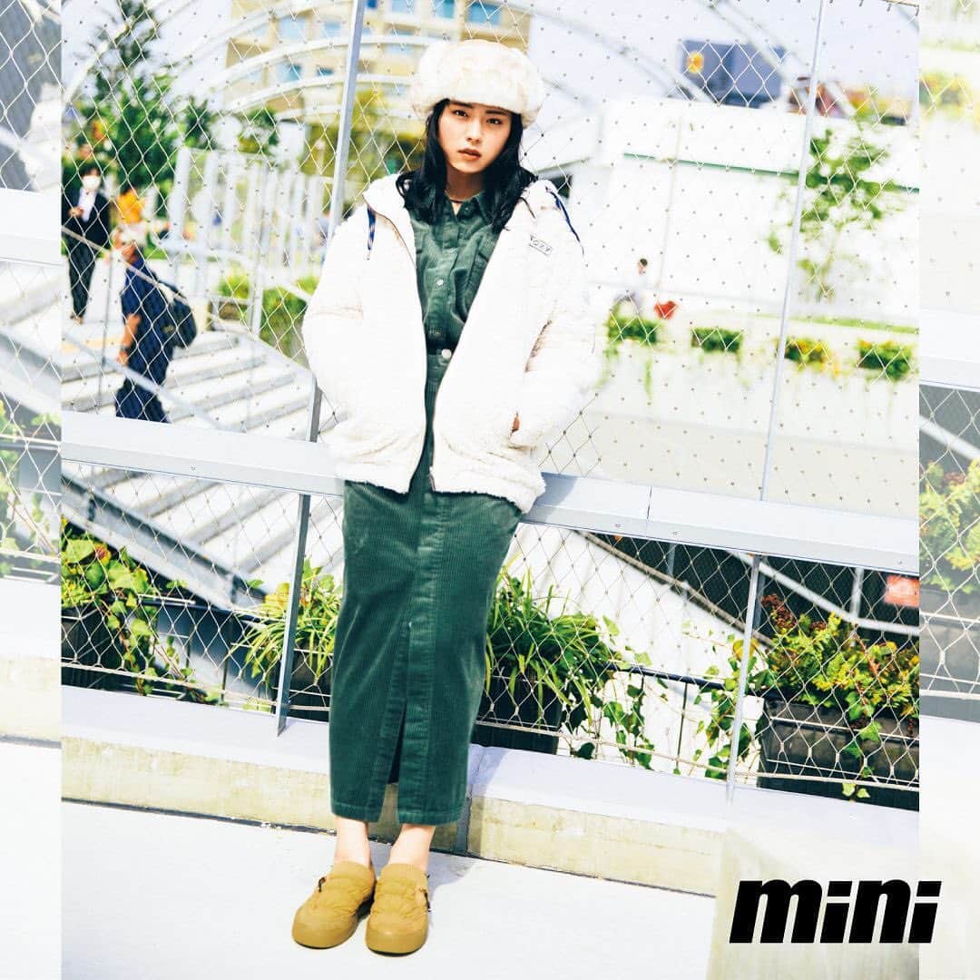 ROXY JAPANさんのインスタグラム写真 - (ROXY JAPANInstagram)「雑誌 mini @mini_tkj 掲載 井手上  漠 @baaaakuuuu ちゃんが履くROXY FOOTWEAR !!」11月2日 19時12分 - roxyjapan