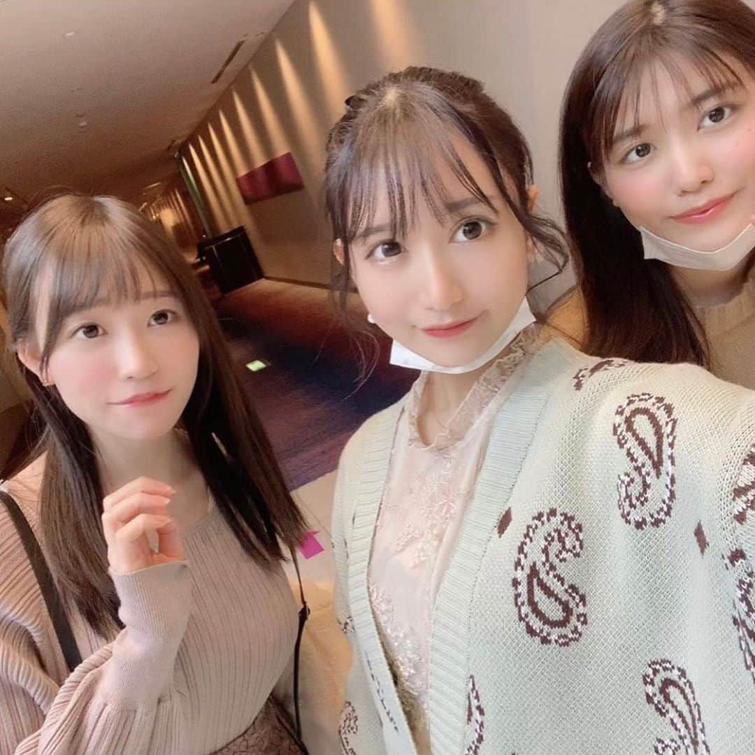 星奈あいさんのインスタグラム写真 - (星奈あいInstagram)「ナオちゃんととみたんとアフタヌーンティーいってきたよ〜❣️ 3人で遊ぶのは初めてだったけど みんな考え方が似ててすごく居心地よかった☺️ お仕事の話とかいろいろ話せたし とみたん(@tomitann.yui)はイメージそのままにほわほわしてて天然ちゃんで可愛かったあぁ🐰🌼 ナオちゃんはインスタやってないのでTwitterで見てください👶 4枚目の軽食きたときみんなで ちまき？ちまき？って言ってたし、全部食べ終わってお腹いっぱいだねーラーメンとかお肉食べたいねーとか言ってたので 今度は焼肉とお酒かな😂💓笑  #富田由衣#神宮寺ナオ#星奈あい#マリオットホテル#品川#アフタヌーンティー#女子会#お茶会#ほぼ#同期#私服#秋服コーデ #私服コーデ#日常生活#攝影日記#人像攝影#攝影師#拍照#人像摄影#攝影日常#좋아요#소통그램#패션화보」11月2日 19時25分 - hoshina_r18