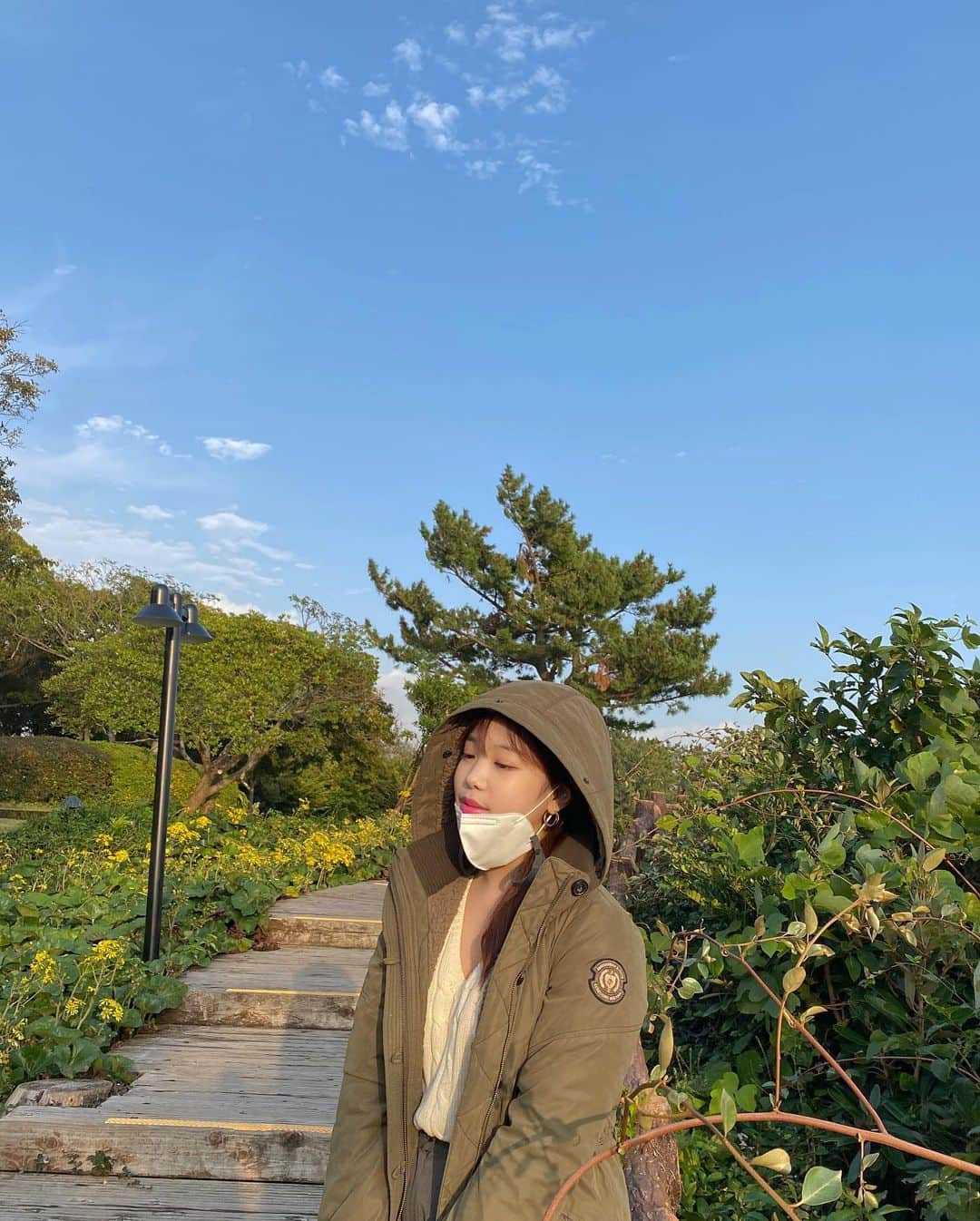 レイチェルさんのインスタグラム写真 - (レイチェルInstagram)「☀️🌳🧡」11月2日 19時22分 - castlechel_0824