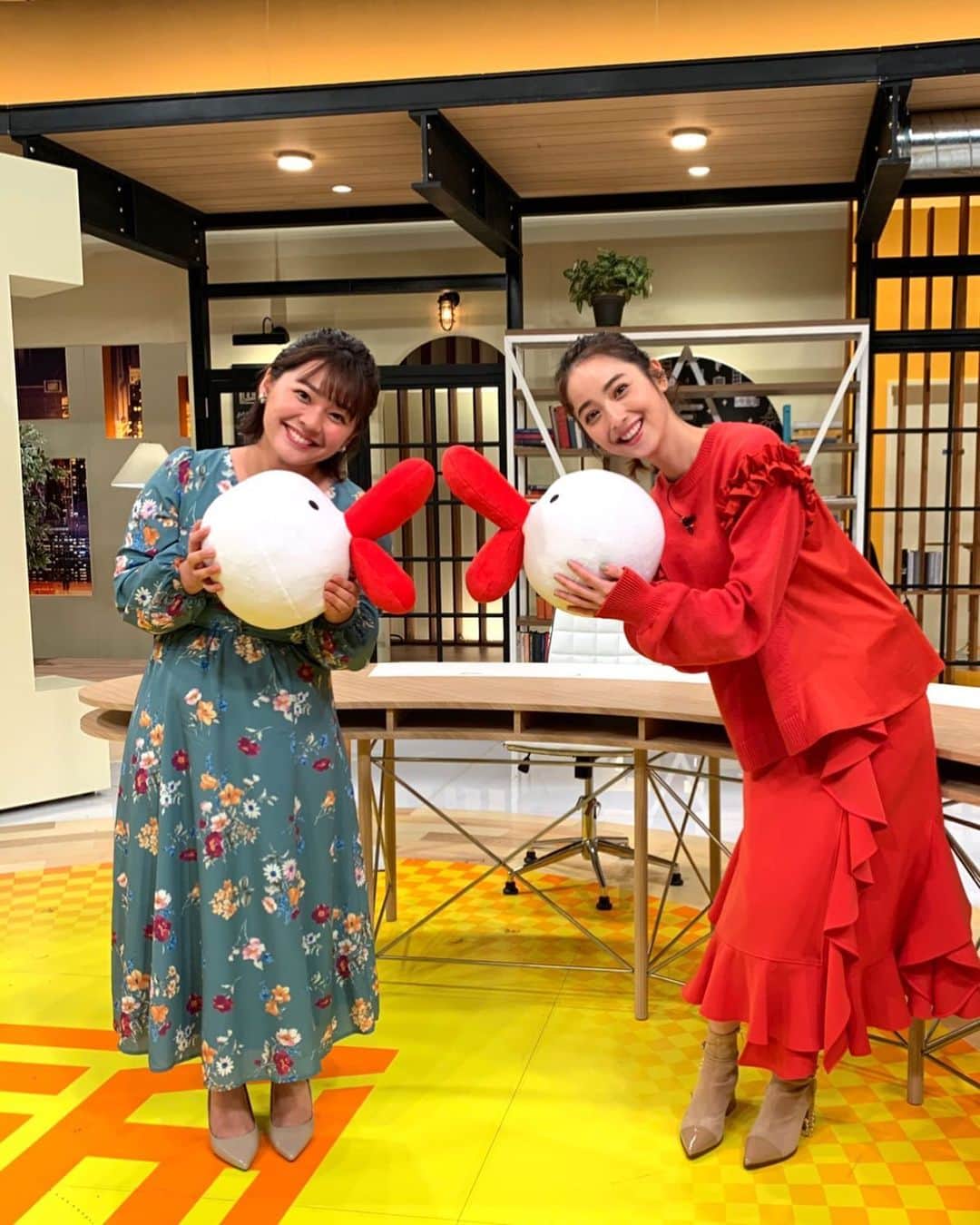 佐々木希さんのインスタグラム写真 - (佐々木希Instagram)「#所JAPAN いつも楽しく収録をしています！ 写真は、今夜放送する回の収録後に谷元アナと☺︎ 谷元アナはお会いするたび、笑顔がとてもチャーミングで、いつも元気をもらっています♡  #谷元星奈 さん #所JAPAN」11月2日 19時30分 - nozomisasaki_official