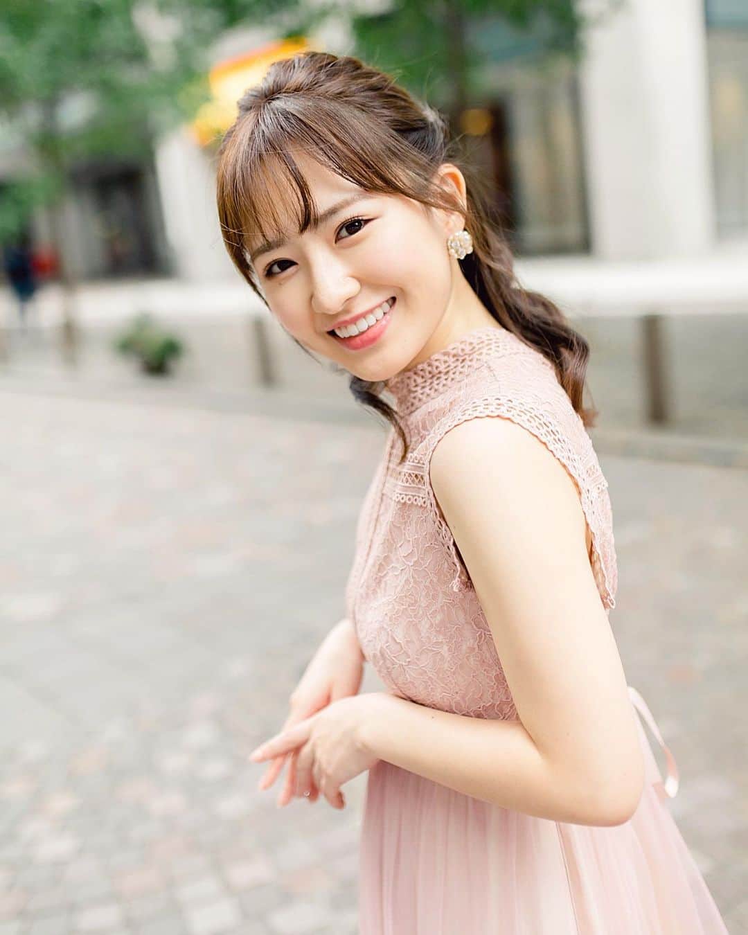 のインスタグラム：「いよいよ明日 11:30〜！ 公式YouTubeチャンネル『ミス・ミスター立教コンテスト』にて、本番です！ アーカイブに残らないので、生配信是非みてください！🙈 チャンネル登録と通知オンよろしくお願いします！☘️ …………………………………………………  今日をもって全ての投票や審査が終わります。長かったようで、あっという間な4か月間でした！ . . 今まで、投票してくださった皆様、あやぽちしたよってメッセージ送ってくださった皆様、あたたかい応援メッセージくれた皆様、私を支えてくれた全ての方々に感謝の気持ちを伝えたいです。本当にありがとうございました！ 皆様のサポートがなかったら、私はこのミスコン乗り越えられなかったと思います！ 今年は例年とは違った形でしたが、Showroom配信やSNSを通して皆様との心の距離が縮まって毎日が素敵な日々でした🥺 日々、私って幸せ者だなって実感していました💓 . . どんな結果であれ、悔いはありません！ 頑張って準備してきたので、最後まで見守っていただけたらと思います！  伊藤彩華」