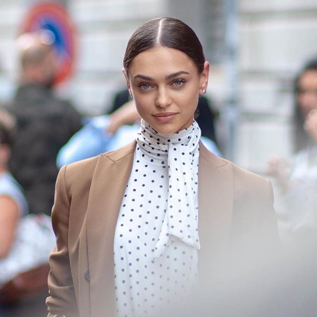 Zhenya Katavaのインスタグラム：「🤎」