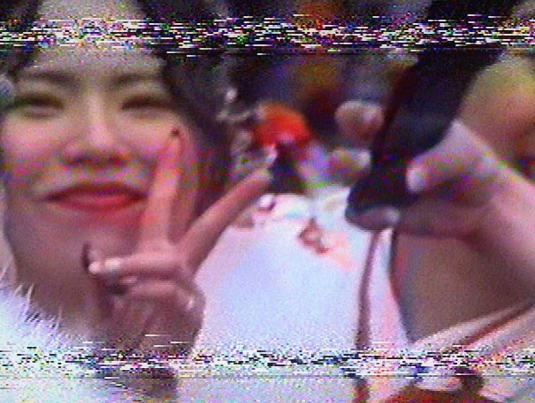 東京DANDYのインスタグラム：「✌️🏼 #mood #hi8 #still」