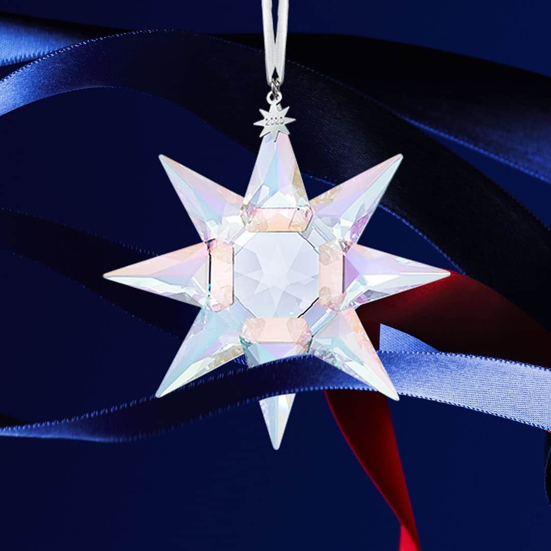 のインスタグラム：「This year, put your decorations in the spotlight with the 125th anniversary ornament edition. #Swarovski125years」