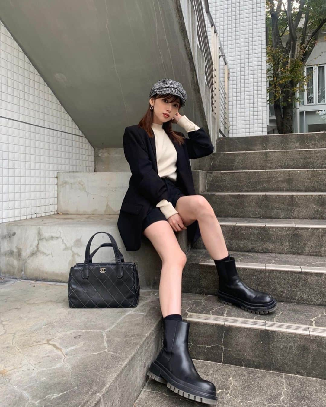 谷川菜奈さんのインスタグラム写真 - (谷川菜奈Instagram)「153cmコーデ🖤 少しガーリーでした☺︎ #outfit#153cmコーデ#低身長コーデ #allblack#ブラックコーデ」11月2日 20時11分 - pechi.130