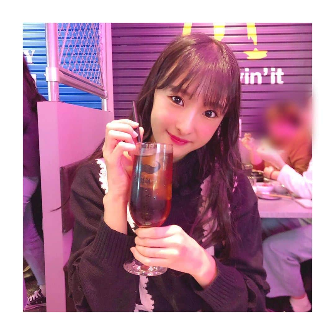 岡本怜奈さんのインスタグラム写真 - (岡本怜奈Instagram)「♡﻿ #ソウルラブ﻿ ﻿ この前まりんちゃんと行ってきたよ💙💜﻿ ﻿ テレビでこのお店見て、めっちゃ行きたかったから﻿ うれしかった～～╰(*´︶`*)╯💕﻿ ﻿ ﻿ #ヤンニョムチキン﻿ 韓国と言えばヤンニョムチキンのイメージ🤩﻿ めちゃうまやみつきだった〜〜🤤❤️﻿ ﻿ ﻿ #ミニチーズドック﻿ 色々頼みたかったのでミニにして大正解！﻿ 食べやすいサイズですごく美味しかった💗﻿ ﻿ ﻿ #サーモンユッケキンパ﻿ 大人気って書いてたので食べてみたよ！﻿ めっちゃ美味しかった😋‼️﻿ 2人で一瞬で食べちゃった‪w﻿ ﻿ ﻿ #theミルクフェアリー﻿ 牛乳100%かき氷🤤🧊﻿ ふわふわで口の中がhappy〜(๑'ڡ'๑)♡﻿ ﻿ ﻿ #ロゼトッポギ鍋﻿ 生クリームいっぱいぐるぐるだったから﻿ ちょっと不安だったんだけど、﻿ めっちゃまろやかピリピリで美味しかったよ❣️﻿ ﻿ ﻿ ﻿ こんないっぱい食べたの‪Σ( ˙꒳​˙ )!?ﾋﾞｯｸﾘ﻿ ﻿ 他にも食べたいの色々あったからまた行きたいな🤤﻿ ♡﻿ ♡﻿ #nmb48 #岡本怜奈 #れなたん #韓国料理 #韓国﻿ #コリア #ロゼトッポギ #大阪 #梅田 #大阪グルメ #梅田グルメ ﻿ #한국 요리 #맛있는 #밥 #빛나 #밤밥 #오사카﻿ #happy #Instafood #Instagood」11月2日 20時29分 - renatan1222