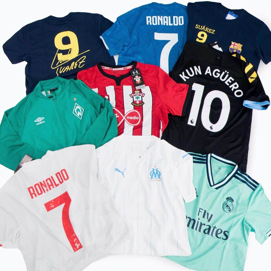 セレクションスタッフのインスタグラム：「.﻿ selection soccer collection ⚽️💙﻿ ﻿ 新しく入ってきたアイテム達‼︎﻿ 写真はほんの一部になります^_^﻿ サッカーアイテムも沢山あるので少しずつ紹介していきたいなぁ~。﻿ ﻿ ﻿ #サッカー #サッカー少年 #サッカー部 #サッカー好きな人と繋がりたい #マンチェスターシティー #ユベントス #アトレティコマドリード #大迫勇也 #レアルマドリード #酒井宏樹 #マルセイユ #クリスティアーノロナウド #セレクション新宿 #セレクション大阪」