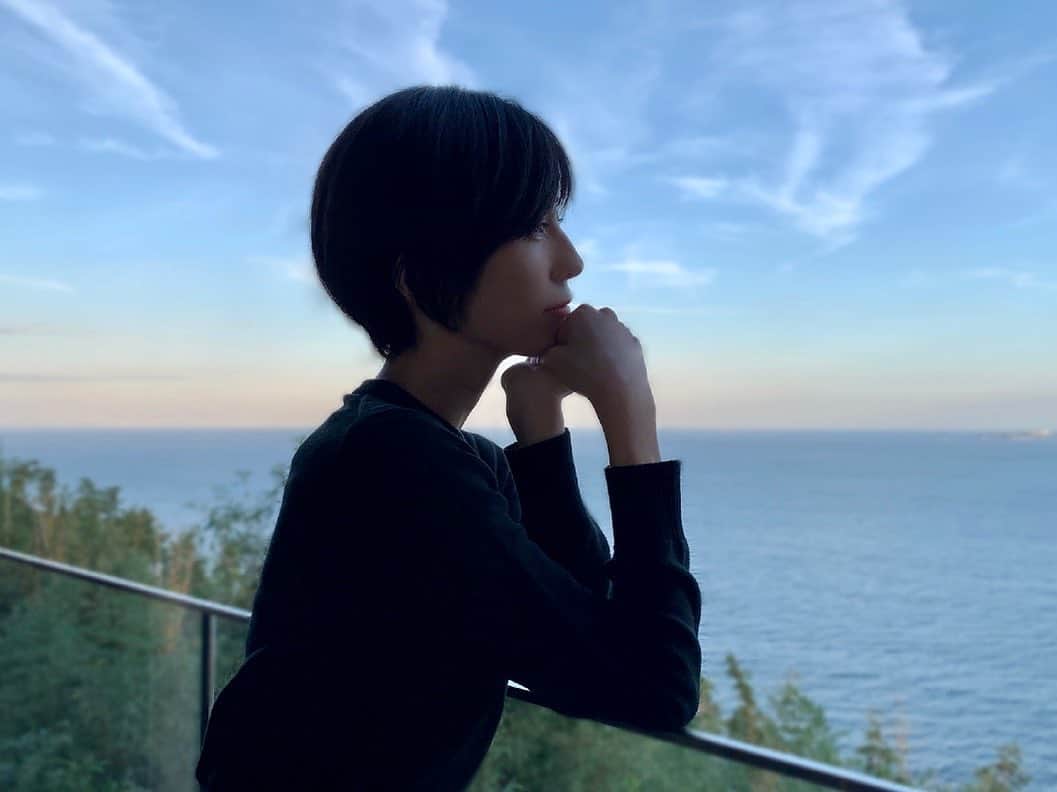 乃亜のインスタグラム：「When I feel depressed,  look at the sea.」