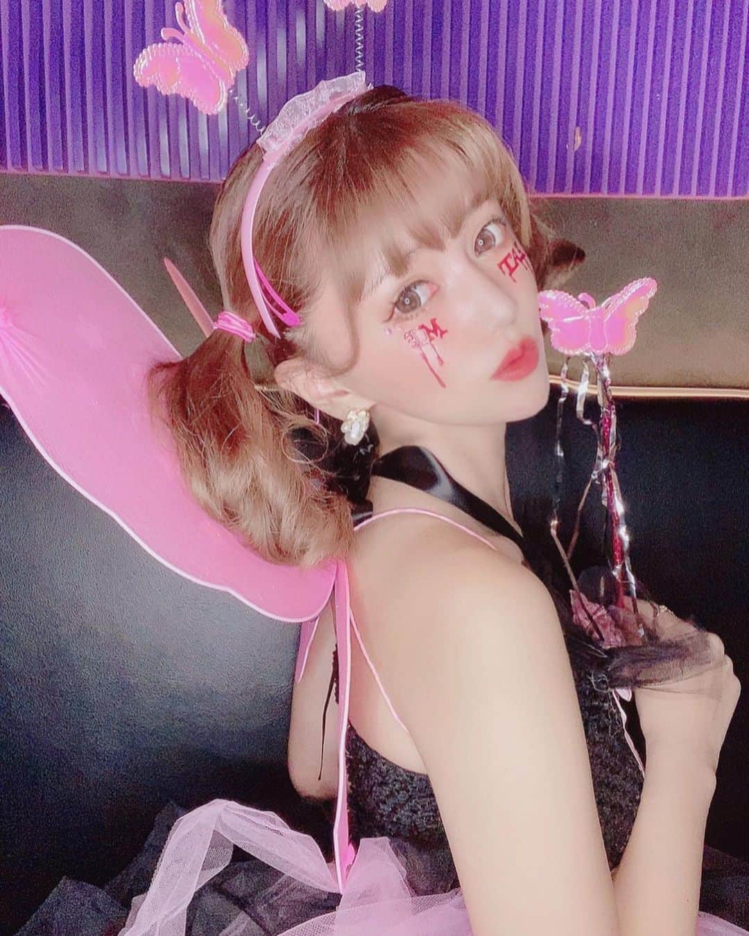 河西里音さんのインスタグラム写真 - (河西里音Instagram)「今年のHalloweenは FairyButterflyに🦋✨✨✨ ♡ 魔法かけちゃうぞ⸜( ´ ꒳ ` )⸝✩︎⡱w #Halloween2020 #fairy #butterfly #pink #girly #コスプレ #事務所イベント #いくつになってもかわいいものが好き ♡ #ぶりっこちゃん w」11月2日 21時02分 - rion_kasai
