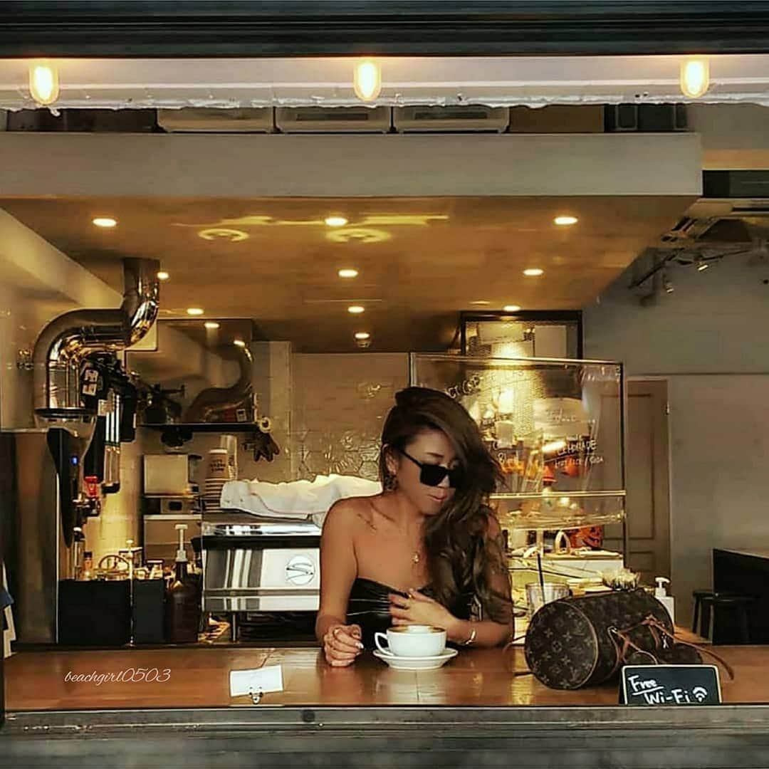 𝑵𝒐𝒓𝒊のインスタグラム：「☕💕 . . . . . . 📷2枚目黄昏風🤣w #cafe #tokyocafe #tokyo #daikanyama  #cafestagram #instacafe #cafetime #coffeetime #休日 #カフェ #カフェ巡り #東京カフェ #東京 #代官山 #代官山カフェ #カフェスタグラム  #カフェタイム #カフェ活 #スナップミー #大人女子 #ファッション #海外ファッション #外国人風 #ロングヘア #デート #カフェ好き #おしゃれカフェ #ヘアスタイル #インスタ映え #おしゃれ」
