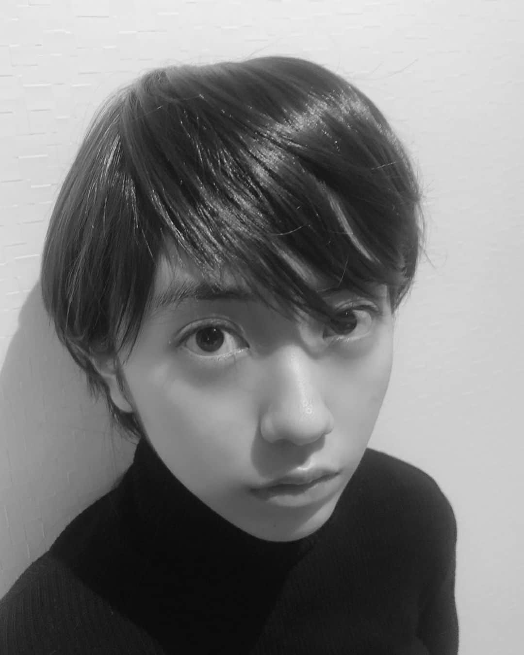 石井萌々果のインスタグラム：「🤍🖤 . . テスト勉強でしばらくお休みしちゃうかもです🥺💦」