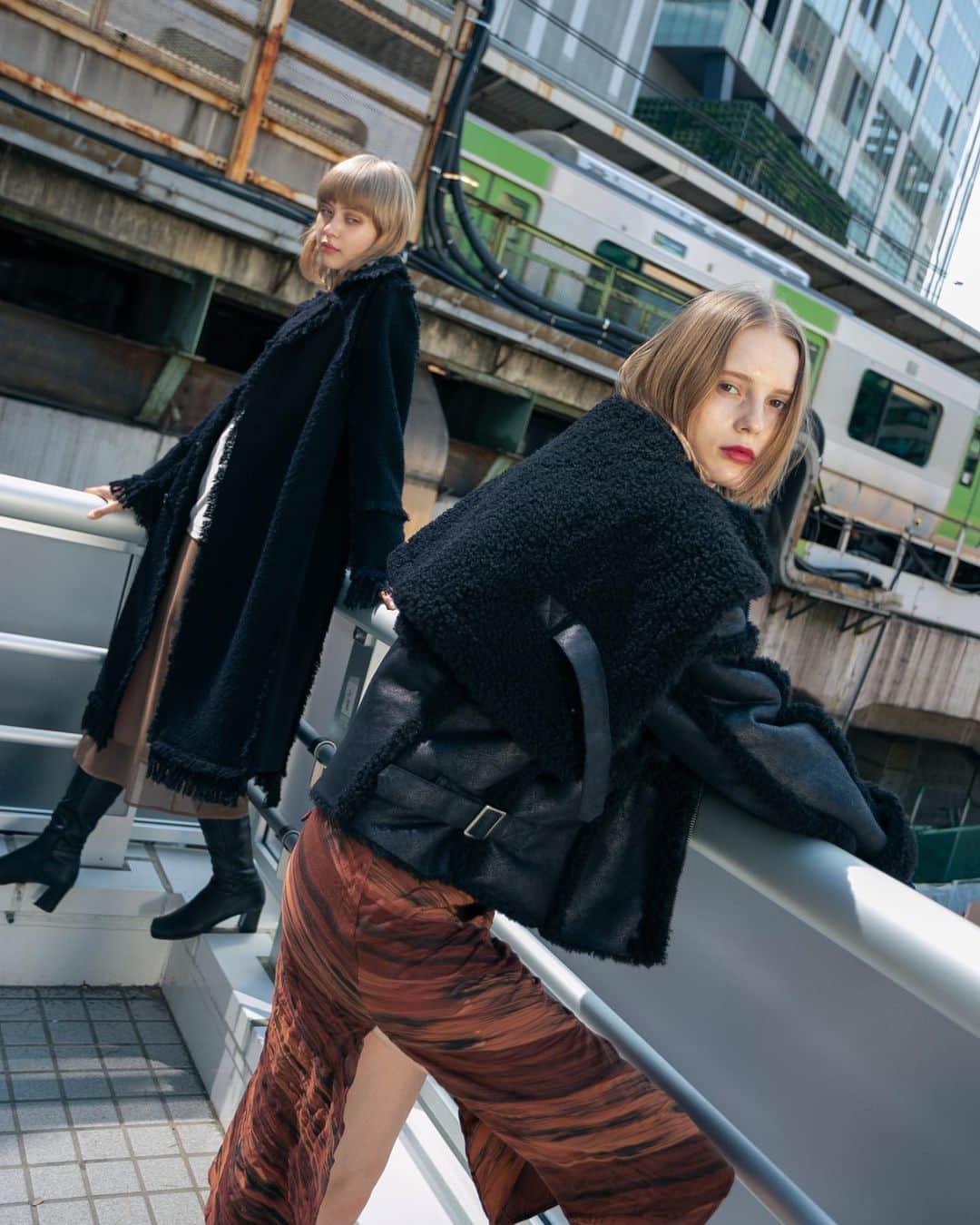 perverze CIRCLE CURVE MOUTON COAT 痛く ベージュ