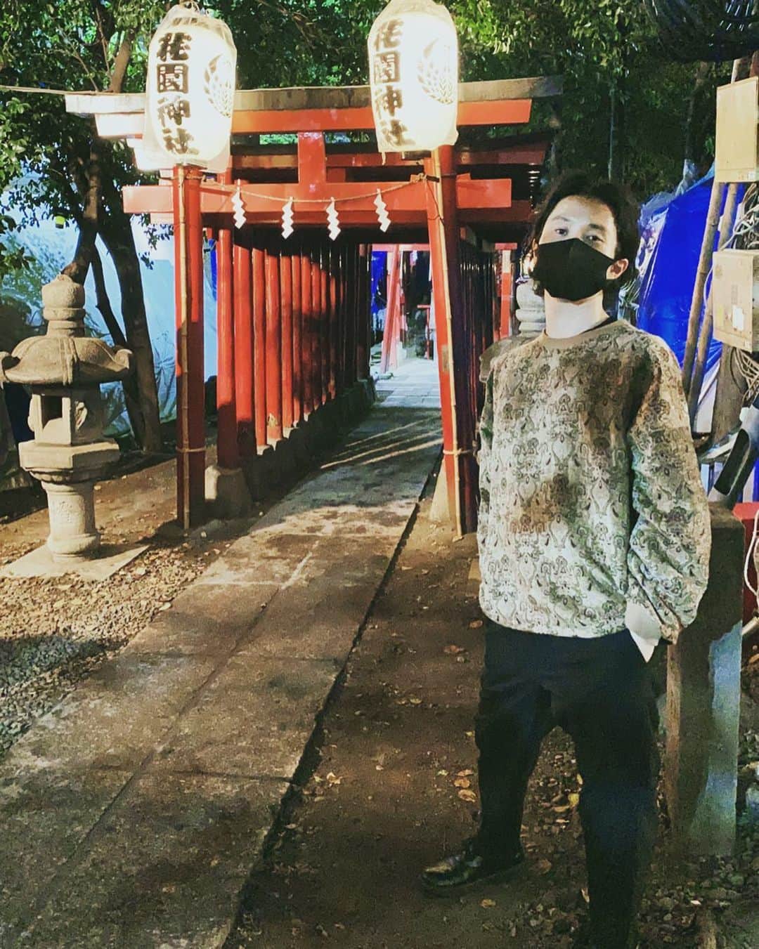 ヤス（ナイチンゲールダンス）さんのインスタグラム写真 - (ヤス（ナイチンゲールダンス）Instagram)「写真だとこけないから安心 #花園神社 #酉の市 #こけ彼 #tokyo」11月2日 21時44分 - yasukg1