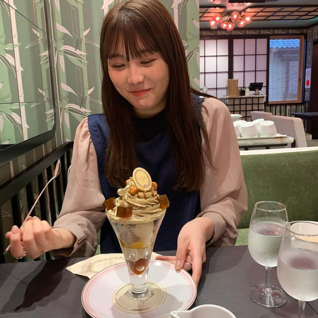 横島亜衿さんのインスタグラム写真 - (横島亜衿Instagram)「京都のLADUREE 店構えも和でとっても素敵なんです☺️  祇園のLADUREEはお抹茶と和菓子が食べれるんです、 それがどうしても食べたくて行ってきました♡  LADURREは幸せになれるから大好き❣️」11月2日 22時05分 - _aeri_yokoshima