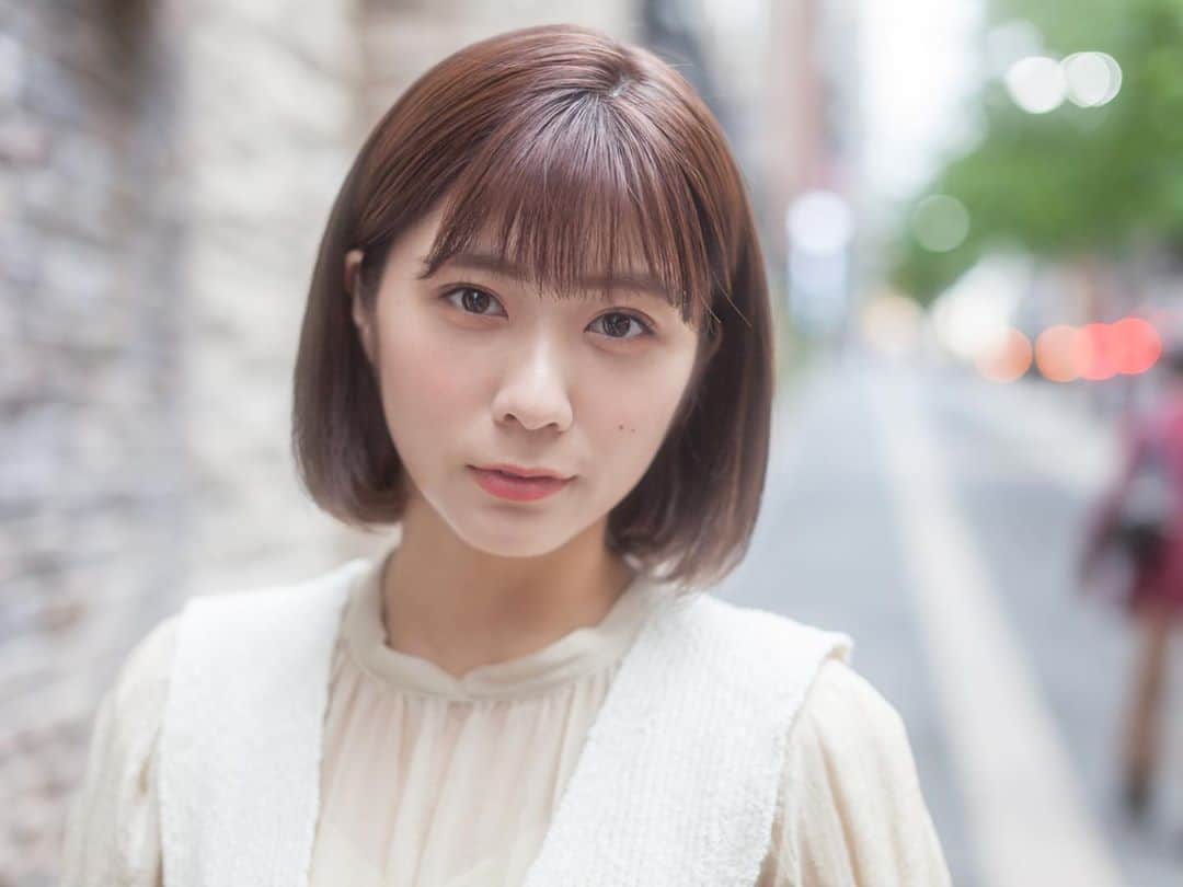 清水麻璃亜のインスタグラム：「* 11月1日より、セントラル株式会社に所属させていただいています🌼 たくさん挑戦して、経験して、学んで、少しずつ前に進んで行きたいです！ いつも支えてくださる皆さんへの感謝を忘れず、より一層頑張っていきたいと思います！ これからもよろしくお願いします☺︎ * 宣材写真の撮影をした時の写真をいくつかいただいたので載せていきますね〜♪」