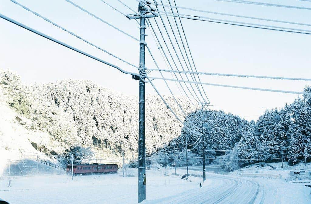 岩倉しおりさんのインスタグラム写真 - (岩倉しおりInstagram)「雪景色 冬のすっーとした空気がとてもすき。今年は寒くなるそうなので雪景色が沢山みれるといいな。」11月2日 22時22分 - iwakurashiori