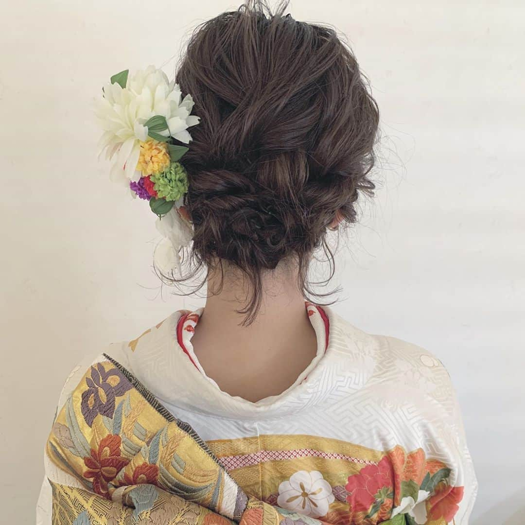 kumaのインスタグラム：「振袖のヘアアレンジ。 , 短めのボブでもしっかりまとまります♪ . #ヘアアレンジ」