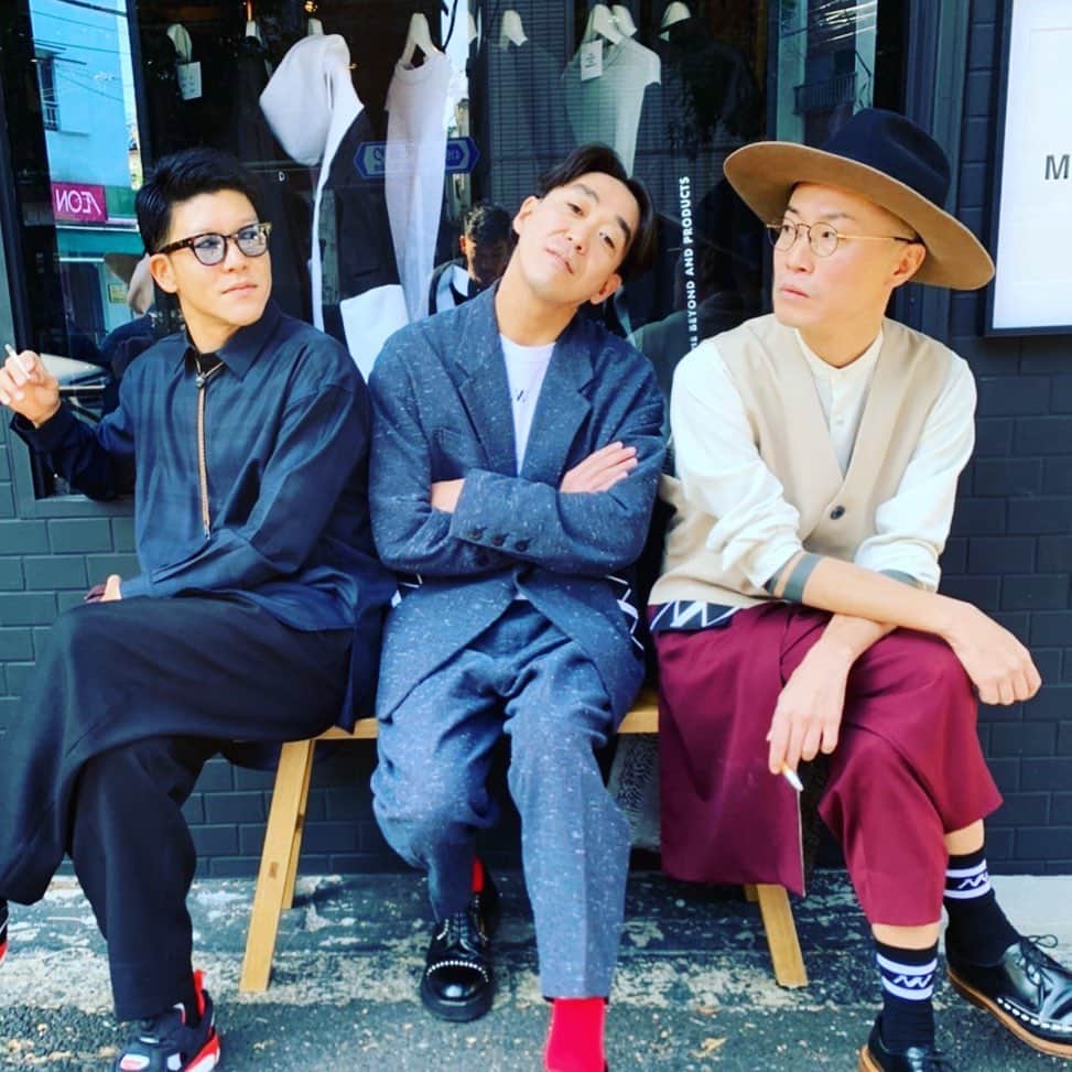 駿河太郎のインスタグラム：「明日は展示会5日目  明日の祝日は12時〜20時まで デザイナー全員で お待ちしてます♪」