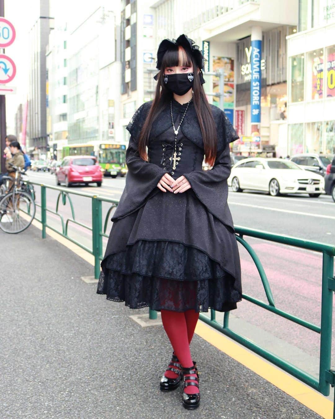 RinRinさんのインスタグラム写真 - (RinRinInstagram)「Gothic Lolita 🖤 Uploaded “October Harajuku fashion interviews” in collaboration with @tulle_mag up now! At youtube.com/rinrindoll 💖 @tulle_mag とのコラボ「10月の原宿」の動画アップしてます！youtube.com/rinrindoll💖  (📸 by @tulle_mag // last photo by @glassmachina ) . . #OOTD Dress, headdress, corset, necklace: #mihomatsuda @mihomatsuda_official  Tights: #tutuanna  Mask: #morph8ne @morph8ne_official  Rings: #annasuijapan #viviennewestwoodjapan  . . #rinrindoll #japan #tokyo #harajuku #japanesefashion #tokyofashion #harajukufashion #東京 #コーデ #今日のコーデ #lolita #lolitafashion #gothiclolita #ロリータ #ゴシックロリータ #原宿 #秋コーデ #秋 #autumn #autumnfashion」11月2日 22時32分 - rinrindoll