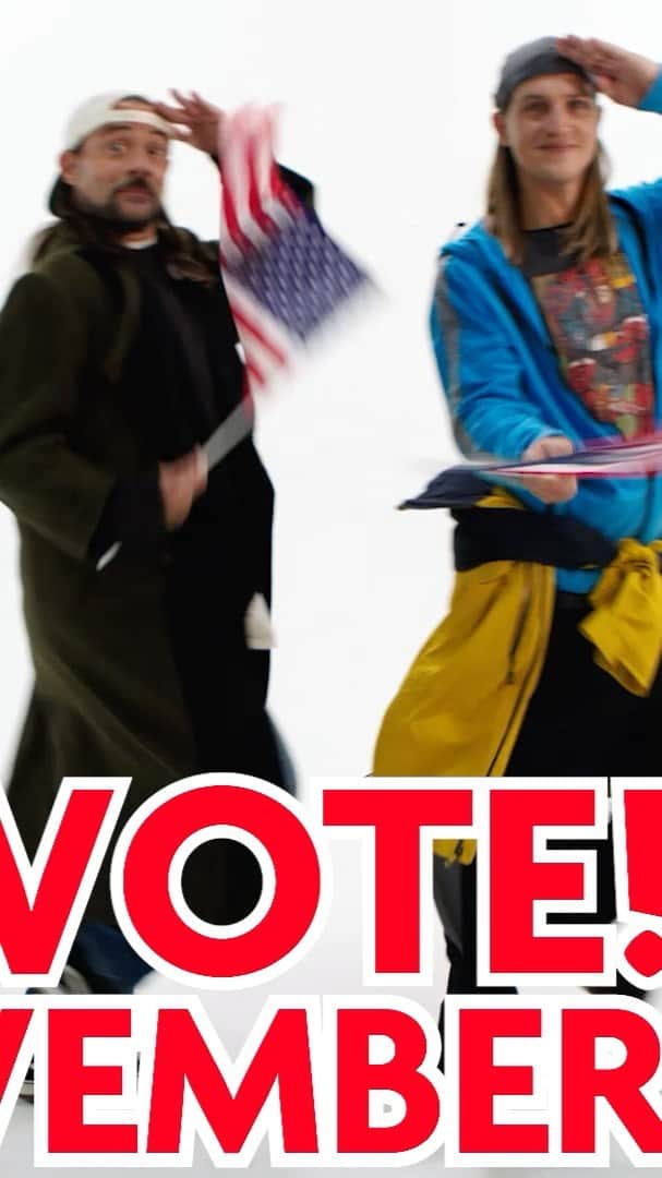 ケヴィン・スミスのインスタグラム：「So @jayandsilentbob are not famous - they’re fictional. But as fictional characters, they believe they’re in a better position to know how *other* fictional characters would likely vote. On November 3rd, don’t be a fictional character. Go #vote! (Thank you to the PSA crew: @joshroush, @livroush, @matt_rowbottom, @iamemilydawn, @julian.cmo, and of course, @jaymewes!) #KevinSmith #jasonmewes #jayandsilentbob #vote2020」