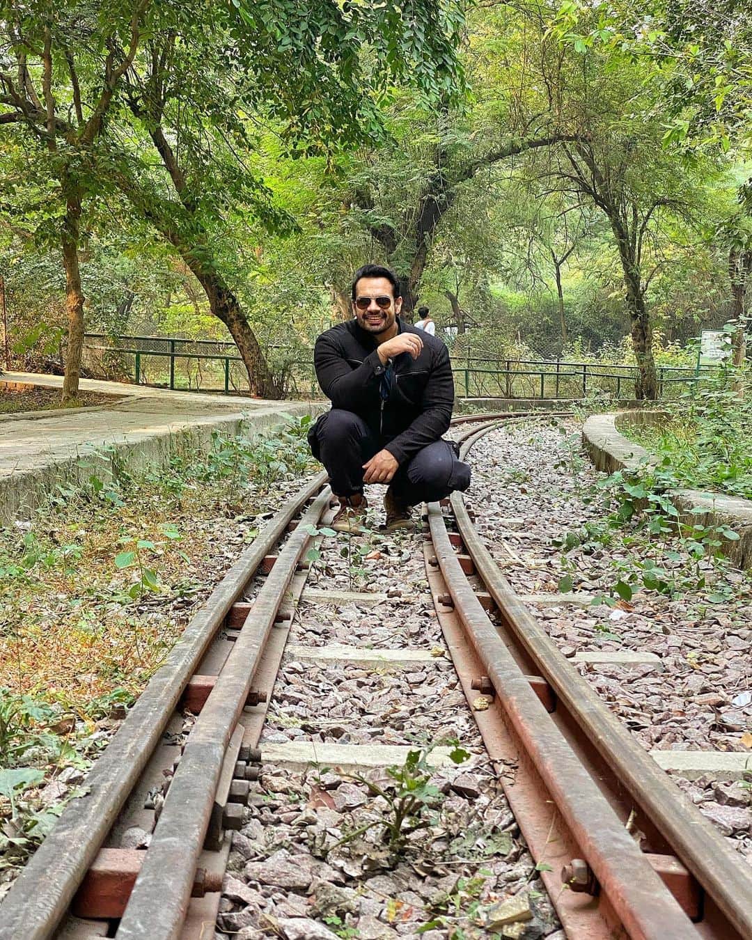 Gaurav Tanejaのインスタグラム：「Never had so much fun in a Zoo. Was so excited to see Rashi’s excitement . . #FlyingBeast #kanpur #Zoo」