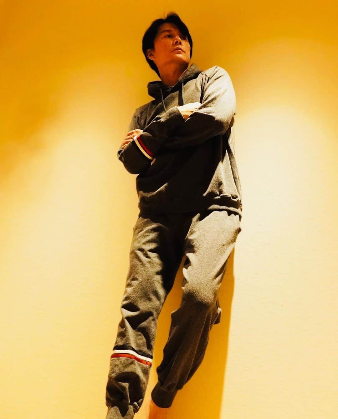 福山雅治さんのインスタグラム写真 - (福山雅治Instagram)「#福山屋 #FUKUYAMAYA #プルオーバースウェットパーカー #スウェットパンツ  ▼A!SMART https://www.asmart.jp/fukuyama_masaharu」11月2日 22時53分 - masaharu_fukuyama_official