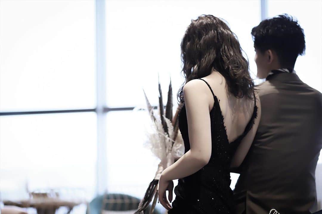 THE STYLE No.20 NEW YORK STYLE WEDDINGのインスタグラム：「2020年5月☆オープン2周年★ 口コミサイトの料理部門4年連続No.1獲得 No.20で自分たちらしい結婚式が叶う . ↓詳しくはHPをチェック↓ https://www.styles.jp/wedding/20f/ . 週末＆平日ブライダルフェアを開催しております メッセージ or ダイレクトメールからでも予約可能 . ↓ TEL ↓ 086-234-7310 . ↓ MAIL ↓ info-thestyle@styles.jpn.com . #thestyle #wedding #bridal #party #weddingparty #weddingphoto #weddingdress#starwedding #instagood #instalike #love #style #instapic  #結婚式 #結婚 #岡山結婚式 #ウェディング #プレ花嫁 #花嫁 #テーブルコーディネート #結婚式準備 #日本中のプレ花嫁さんと繋がりたい #ウェディングドレス #ウェディングフォト #ウェディングレポ #令和婚 #令和」