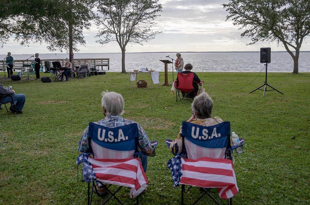 National Geographic Creativeさんのインスタグラム写真 - (National Geographic CreativeInstagram)「Photo by @andreabruce / On the Pamlico Sound in North Carolina, the Oriental United Methodist Church holds its sunrise Sunday morning service.」11月3日 9時46分 - natgeointhefield