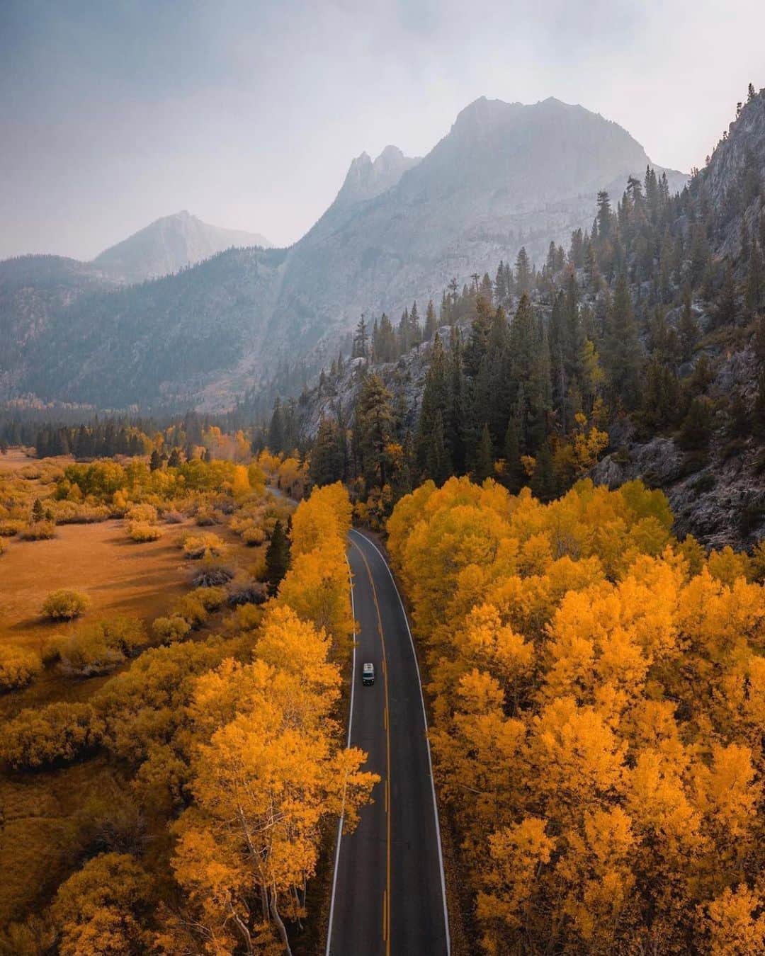 FOLKのインスタグラム：「I think I’ll miss October’s colors the most. Today’s favorites: 1.) @ryanresatka 2.) @jeff.n.brenner 3.) @fabian.huebner 4.) @punkodelish 5.) @shotsby_mark 6.) @rajasuokasper」