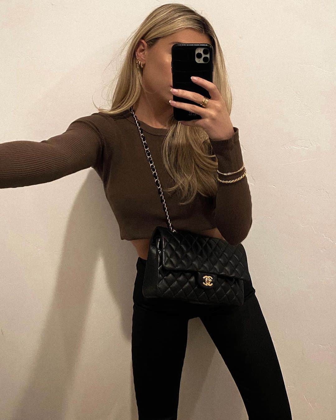 Lauren Elizabethのインスタグラム：「🐻🖤🧸🖤」