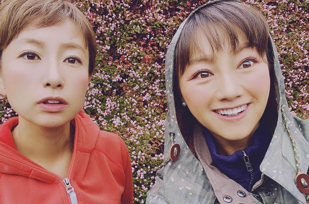 福島和可菜さんのインスタグラム写真 - (福島和可菜Instagram)「おはようございます☀  今日は、 ONE TOKYOさんとのコラボイベント😊  姉妹一緒でーす✨✨✨ @maimaimaimaima   trail runningです⛰  雨がポツリと降ってますが… （#荒れ女） 楽しいイベントにしたいと思います👍  #one #tokyo #コラボ #イベント #山 #mountain #trail #running #trailrunning #姉妹 #福島姉妹 #sister #Love #running #走る #トレラン #outdoor #サブスリー #🏃‍♂️ #⛰ #👟 #☀️ #😊 #🥰」11月3日 8時34分 - fukushimawakana