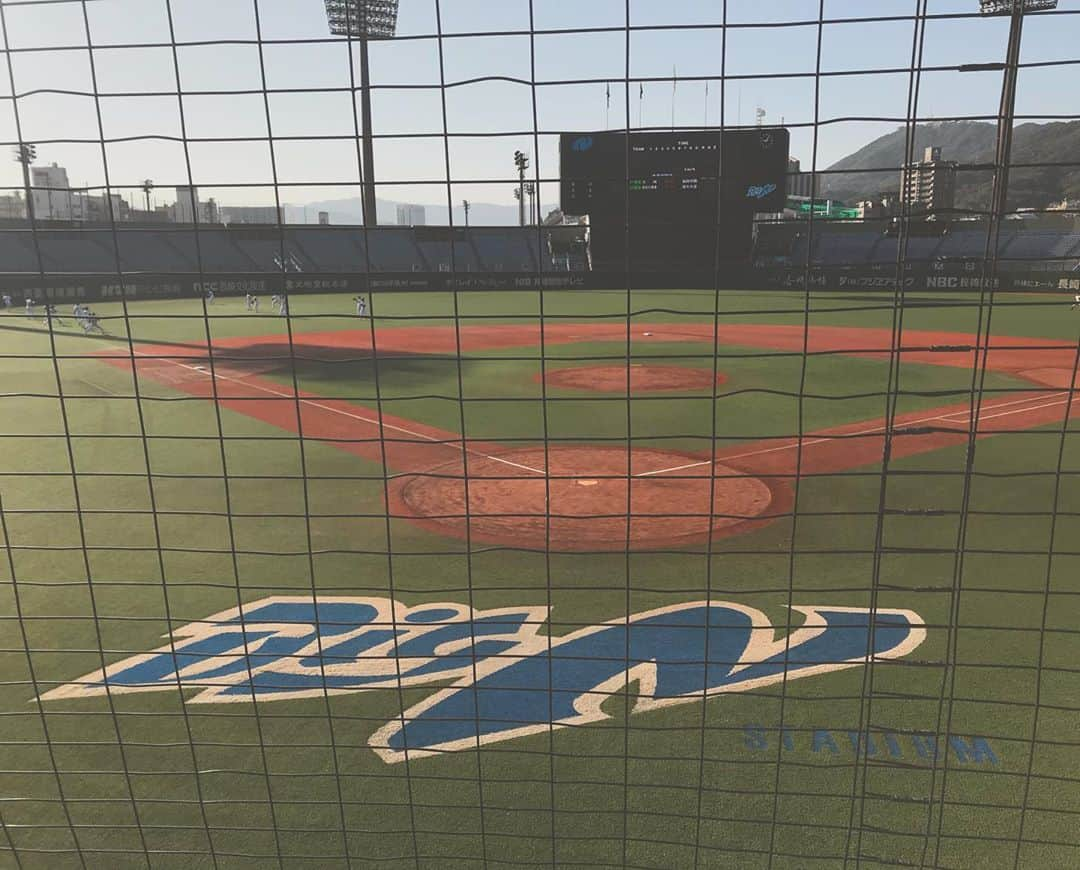 宮﨑真実さんのインスタグラム写真 - (宮﨑真実Instagram)「九州地区高校野球大会の取材⚾️10時から大崎高校が宮崎県の延岡学園に挑みます✨みんなで応援しましょう📣今日夕方6時15分からのニュースでお伝えします！ #高校野球 #大崎 #大島町 #野球 #甲子園 #甲子園への道」11月3日 9時09分 - miyazakimami.spocom