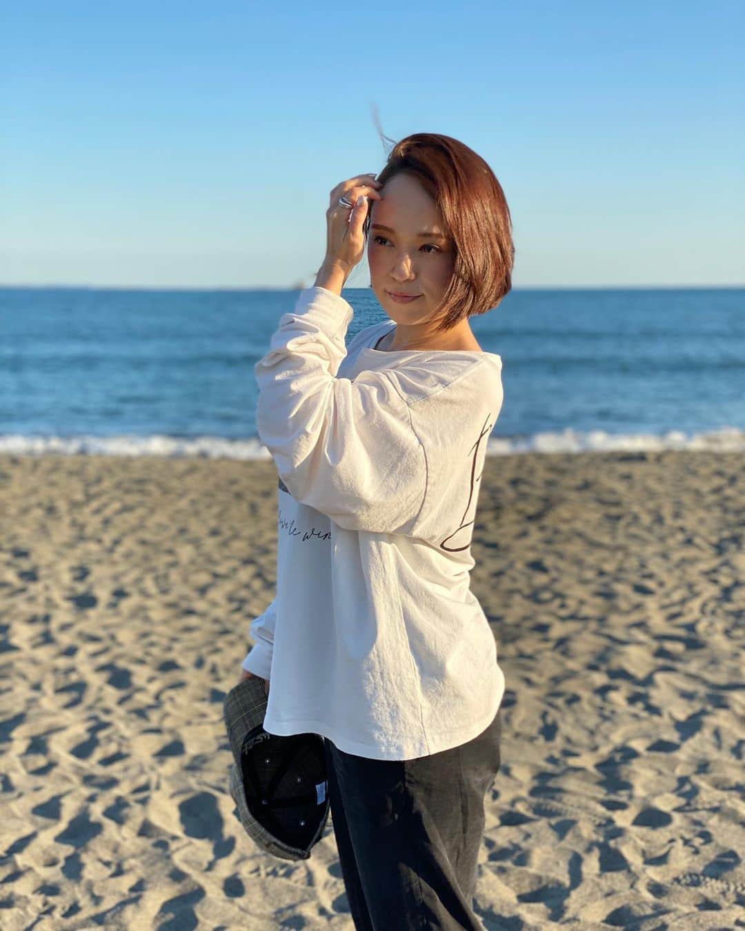 Soweluのインスタグラム：「この数ヶ月夢ばかり見る　 夢を見ない日がないくらい  嫌な夢にうなされて起きちゃう事も 見るなら良い夢が見たいね  夢で逢いましょう ・ ・ また海がみたいな ゆっくり波の音を感じながら ・ ・ #stayreal  #followyourheart  #natureheals」