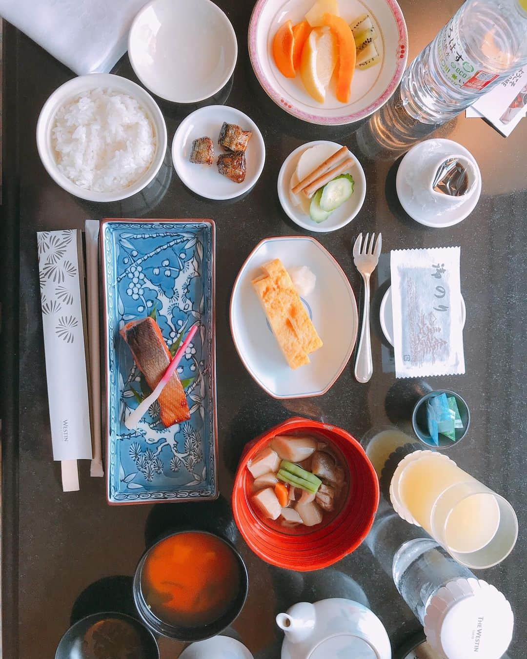 のインスタグラム：「#westintokyo #hotel #hotelstay #morning   朝食はやっぱり和食が良い🍚💓  #朝食 #和食 #贅沢 #のんびり休日 #美味しかった #東京ホテル #恵比寿ホテル #ウェスティンホテル東京 #インスタ映え #ホテルステイ #instagood #instahotel #instamorning #likeforlikes」