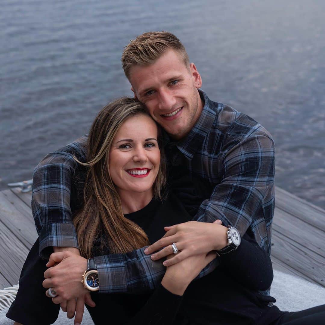 ケン・ロックゼンのインスタグラム：「Happy Anniversary to my chick @courtneyroczen 😜 Life is better with you by my side ❤️」