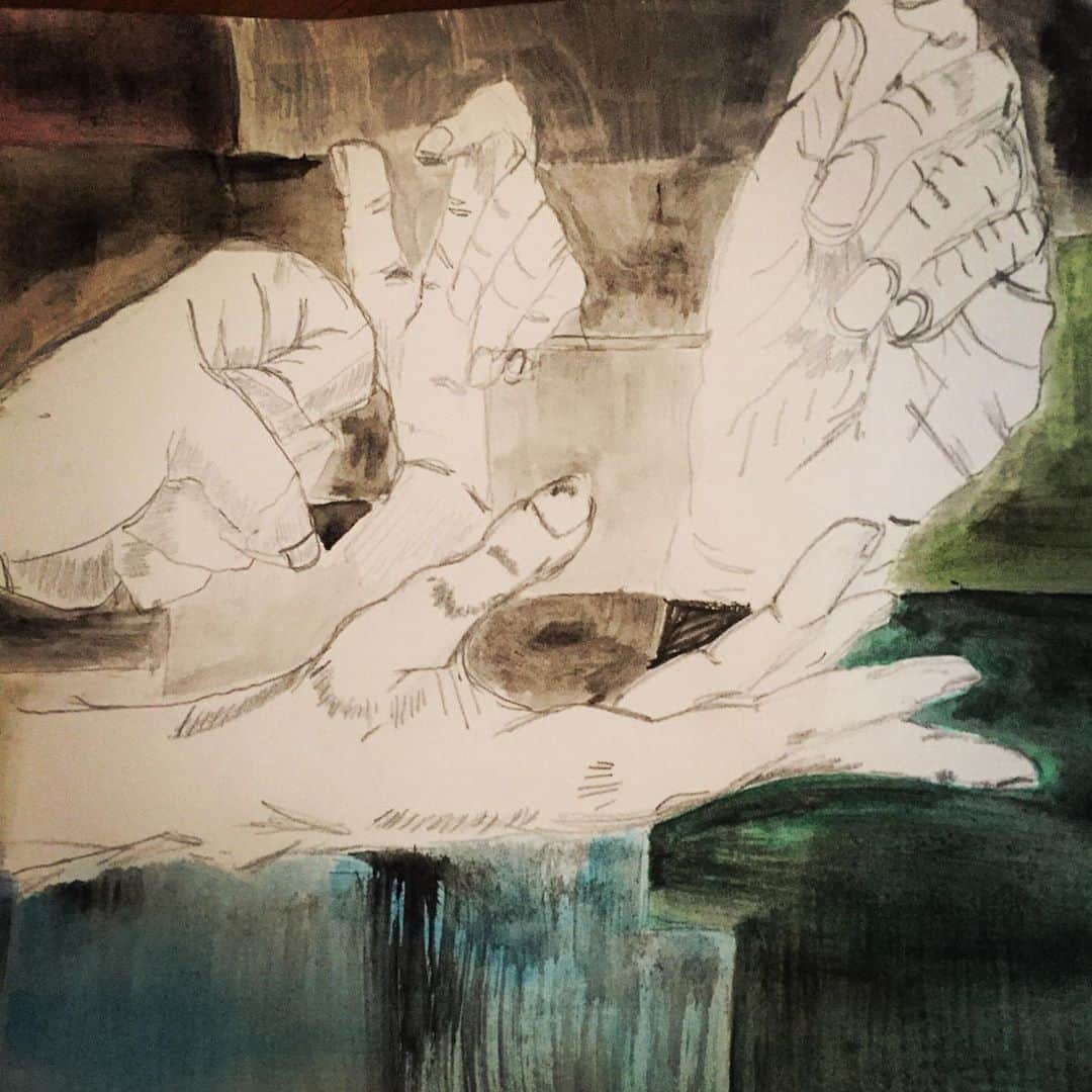 エマニュエル・ベアールのインスタグラム：「#drawingoftheday  Mon premier  dessin !!! #dessindujour !! By me 😀 donnons nous la main  #confinement  #lockdown n2 #diarydrawings. Day off at home 🏠」