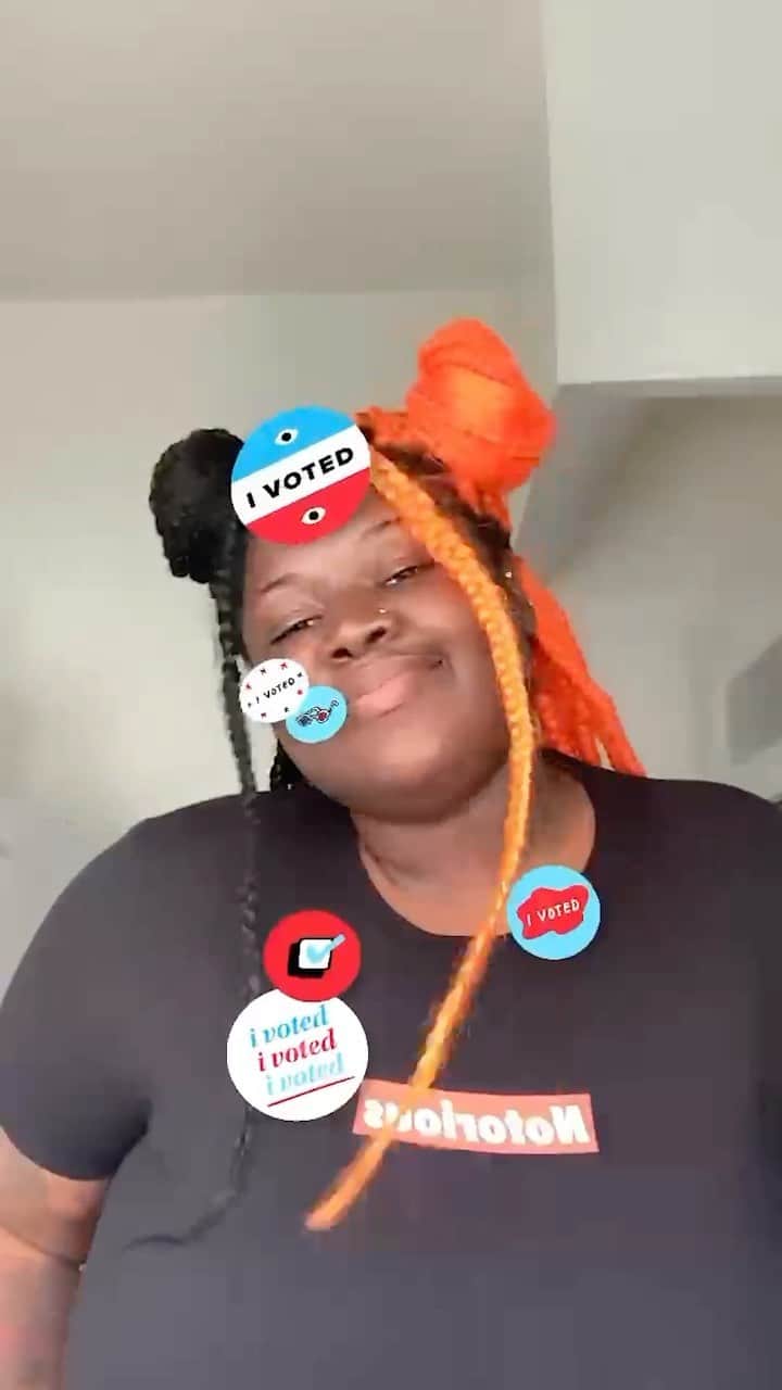 のインスタグラム：「For the first time ever, we made two @instagram #Election2020 Face Filters for you to take to the polls 🤳😎🗳️ Share your civic engagement and tag us while you vote! (P.S. We’ll share our favorites tomorrow 💙)」