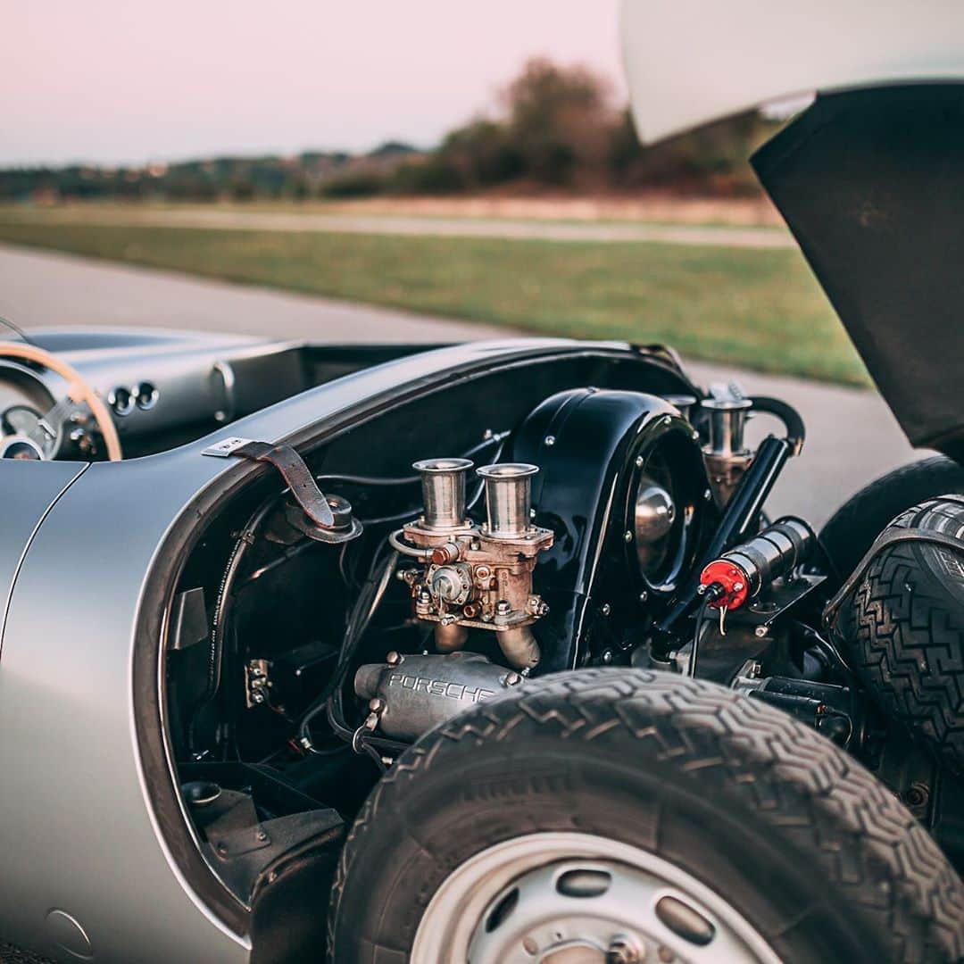 HYPEBEASTさんのインスタグラム写真 - (HYPEBEASTInstagram)「@hypebeastcarclub: This incredibly rare 1955 @porsche 550 Spyder has been put up for sale courtesy of @auxietreschmidt. This highly-detailed restored classic boasts a seamless mild steel tubing body frame, components such as the 1.5-liter air-cooled four-cylinder Boxer engine, and a suspension system that was impressive back in its day. Back in the ’50s, the 550 could achieve 110 HP and hit 140 MPH — which was sure to feel even faster as it only weighs 590kg. Click the link in bio for more info.⁠⠀ Photo: ⁠@stephan_bauer / @auxietreschmidt」11月3日 1時18分 - hypebeast