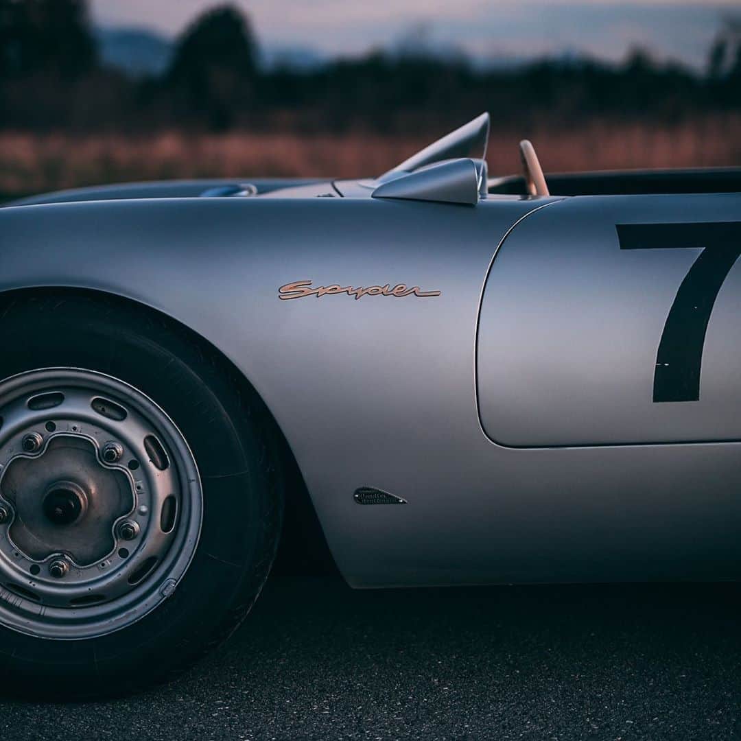 HYPEBEASTさんのインスタグラム写真 - (HYPEBEASTInstagram)「@hypebeastcarclub: This incredibly rare 1955 @porsche 550 Spyder has been put up for sale courtesy of @auxietreschmidt. This highly-detailed restored classic boasts a seamless mild steel tubing body frame, components such as the 1.5-liter air-cooled four-cylinder Boxer engine, and a suspension system that was impressive back in its day. Back in the ’50s, the 550 could achieve 110 HP and hit 140 MPH — which was sure to feel even faster as it only weighs 590kg. Click the link in bio for more info.⁠⠀ Photo: ⁠@stephan_bauer / @auxietreschmidt」11月3日 1時18分 - hypebeast