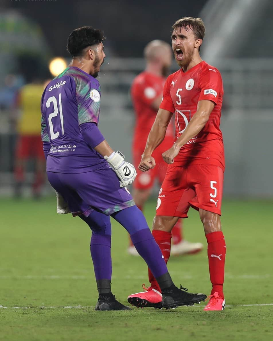 マルク・ムニエッサさんのインスタグラム写真 - (マルク・ムニエッサInstagram)「Passion moment w/ @abunada21 💪🏼🔴⚪️ #emircup」11月3日 1時57分 - muniesa