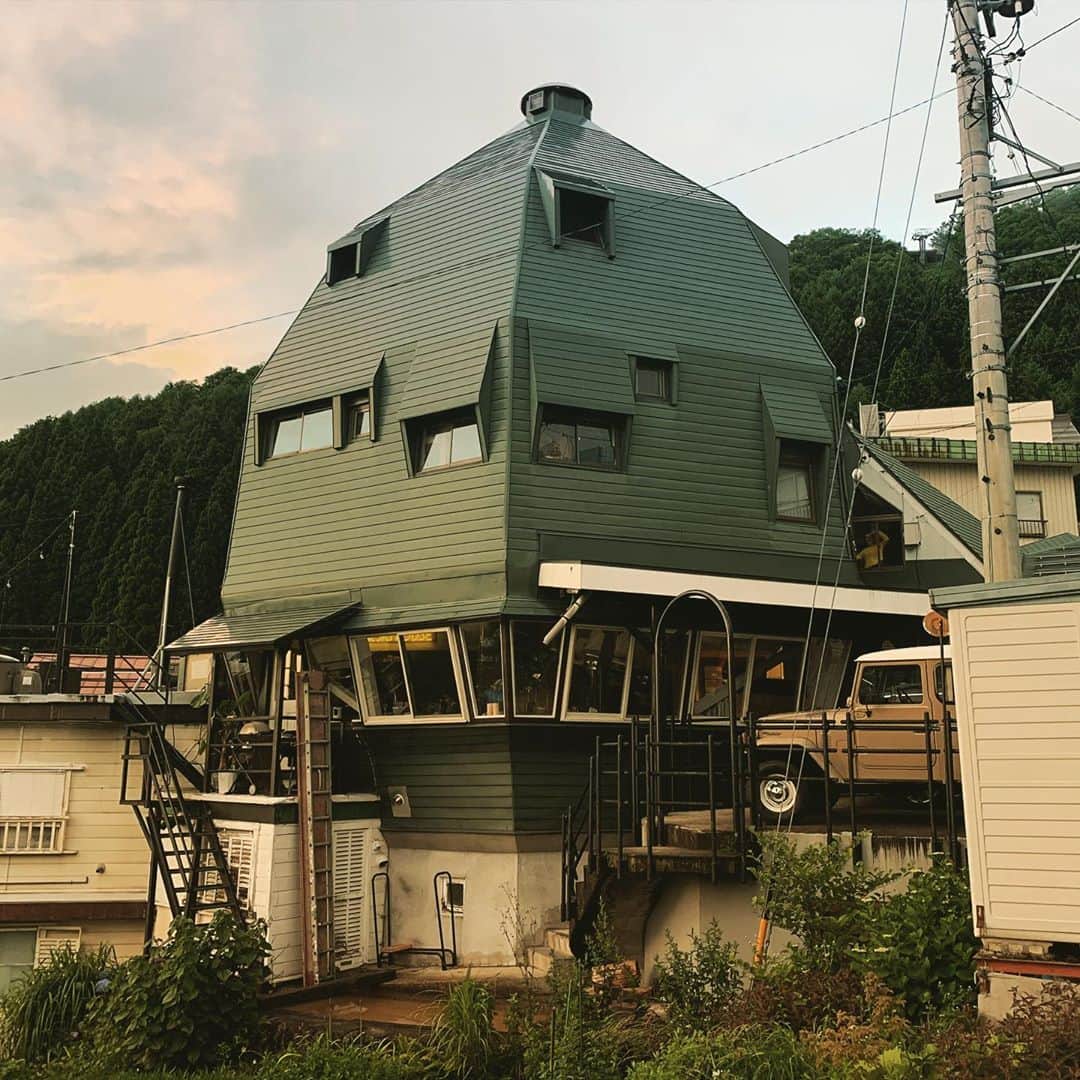 沖野修也のインスタグラム：「#nozawaonsenlodge #野沢温泉村 #nagano #吉阪隆正 #masatakayoshimasa #lecorbusier ＃アボカドハウス」