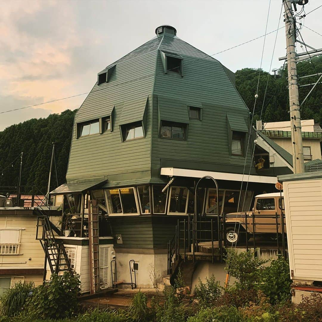 沖野修也さんのインスタグラム写真 - (沖野修也Instagram)「#nozawaonsenlodge #野沢温泉村 #nagano #吉阪隆正 #masatakayoshimasa #lecorbusier ＃アボカドハウス」11月3日 2時07分 - shuyakyotojazz