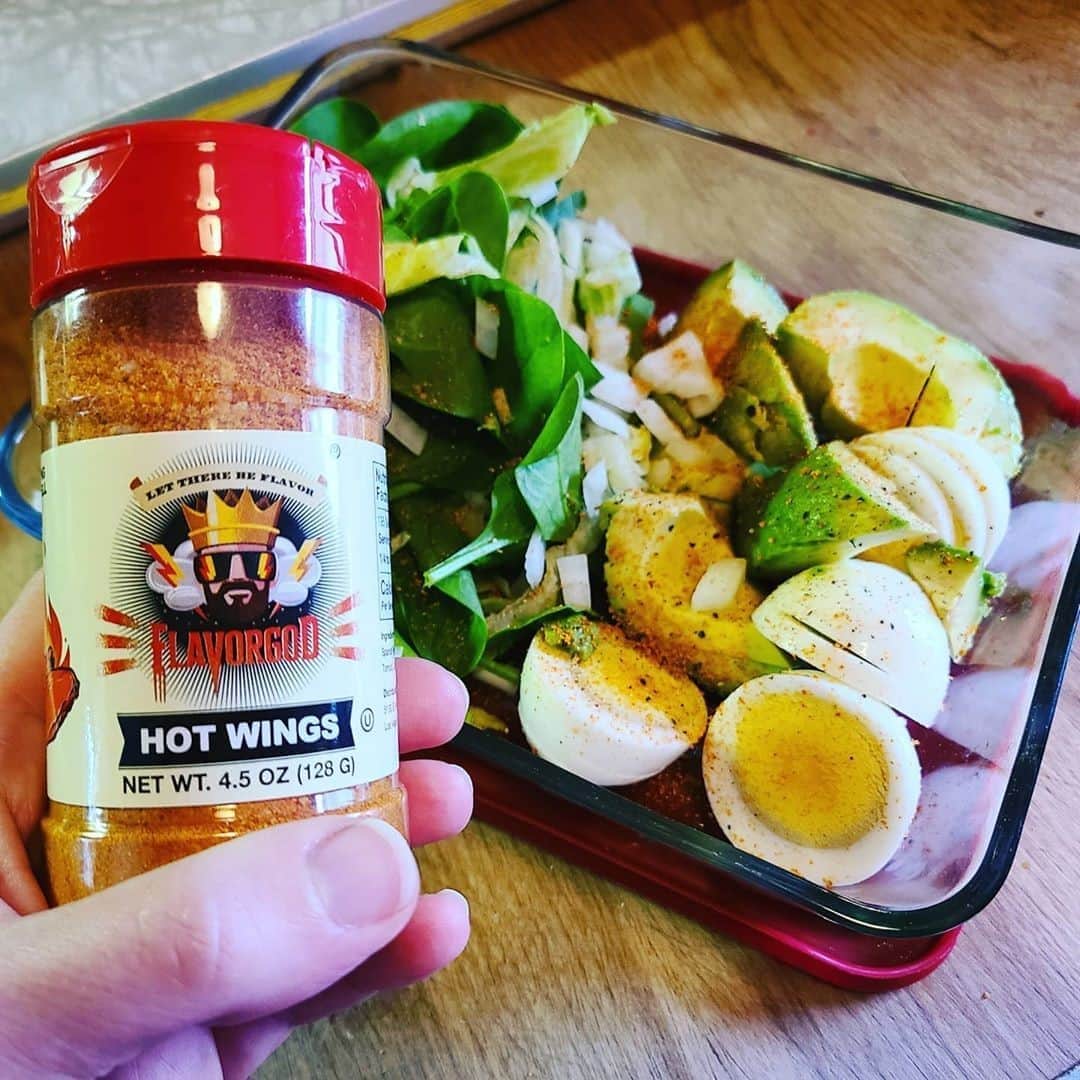 Flavorgod Seasoningsさんのインスタグラム写真 - (Flavorgod SeasoningsInstagram)「Customer @vymetalmachine using our Hot Wings Seasoning on a healthy lunch!⁠ -⁠ KETO friendly flavors available here ⬇️⁠ Click link in the bio -> @flavorgod⁠ www.flavorgod.com⁠ -⁠ How to use our Hot wing Seasoning?⁠ On chicken wings of course! But my favorite dish with hot wing is using it as a garnish for any type of chicken salad.⁠ -⁠ Flavor God Seasonings are:⁠ ➡ZERO CALORIES PER SERVING⁠ ➡MADE FRESH⁠ ➡MADE LOCALLY IN US⁠ ➡FREE GIFTS AT CHECKOUT⁠ ➡GLUTEN FREE⁠ ➡#PALEO & #KETO FRIENDLY⁠ -⁠ #food #foodie #flavorgod #seasonings #glutenfree #mealprep #seasonings #breakfast #lunch #dinner #yummy #delicious #foodporn」11月3日 2時02分 - flavorgod