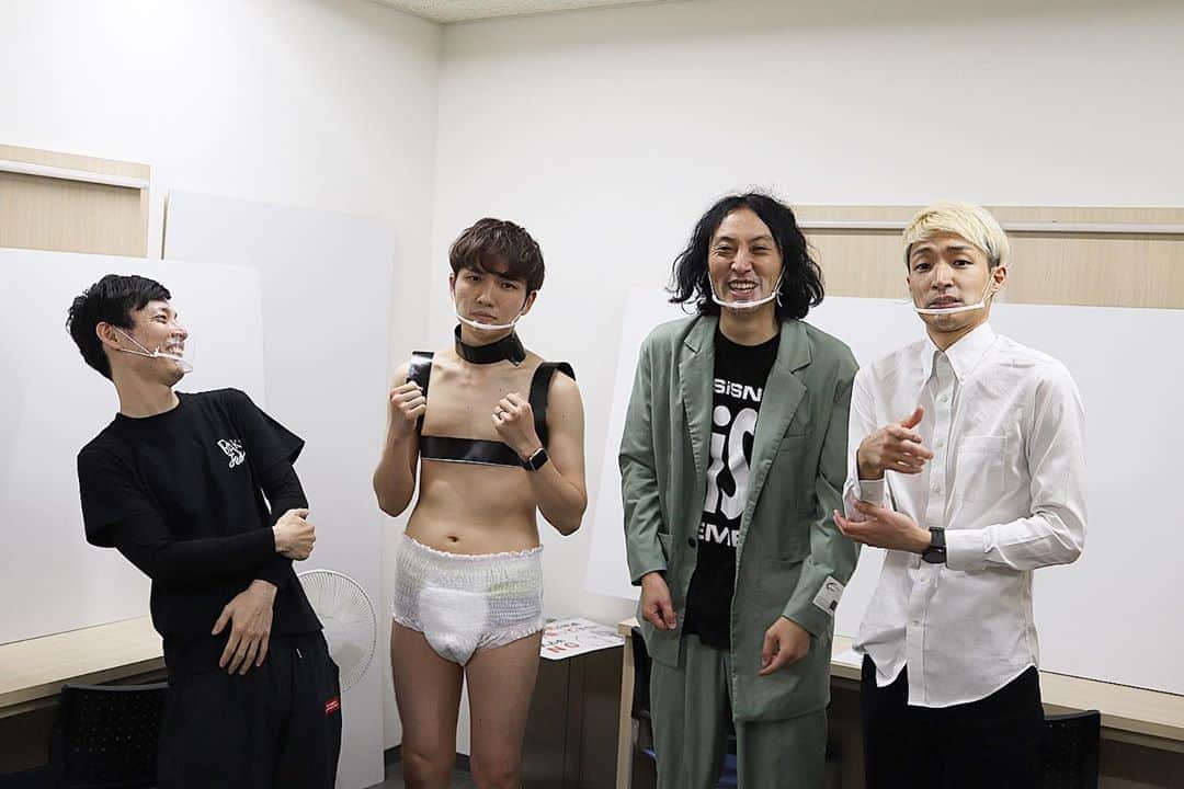 高見雄登のインスタグラム：「爆ノ介さん単独『GIGS』呼んでいただいてありがとうございました！ おもろい人たちに囲まれて最高の一日をなさせてもらいました。 ありがたや〜」