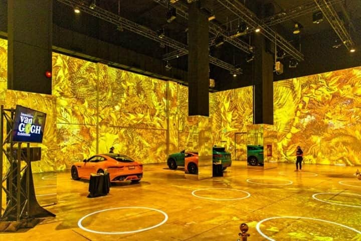 Panasonicさんのインスタグラム写真 - (PanasonicInstagram)「Van Gogh at the drive in? The immersive experience must go on! Learn more about how Panasonic partnered to provide solutions, helping experiential events move forward in uncertain times.」11月3日 2時03分 - panasonic